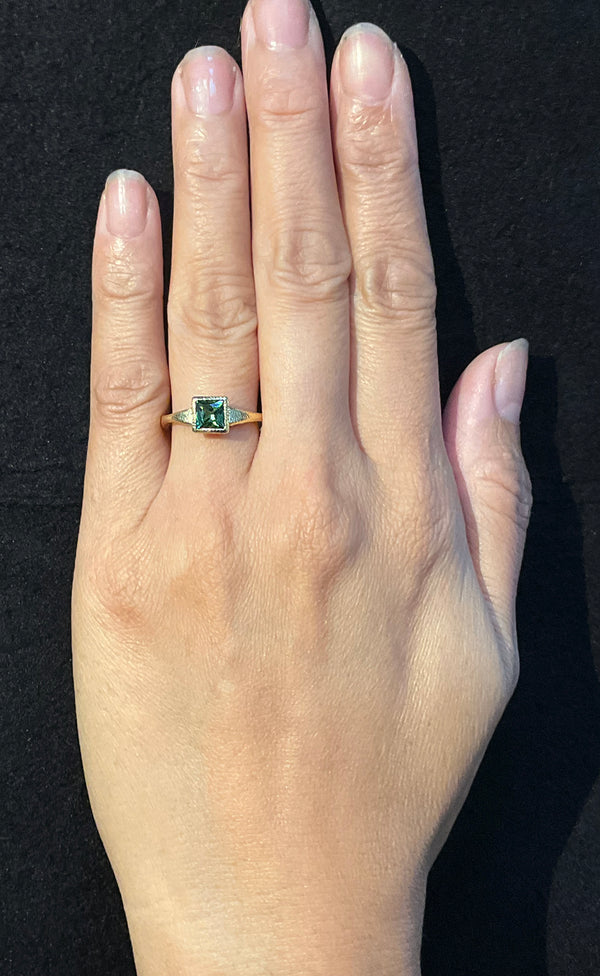 Forged Blue-Green Tourmaline Ring in 18k gold on hand