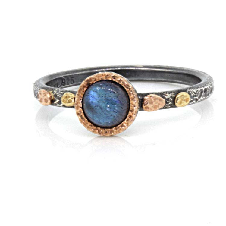 Textured Pebbles Skinny Ring with 5mm Labradorite Stone