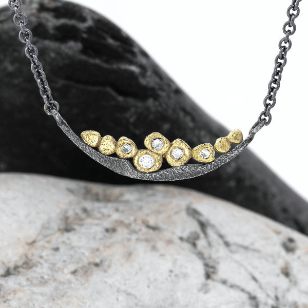 Wavy Pebbles Bar Necklace with 6 Diamonds