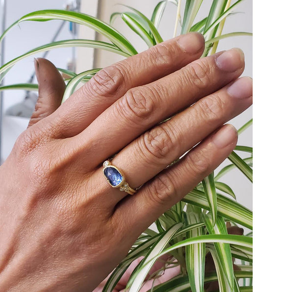 Delicate Double Band with Free-form Sapphire