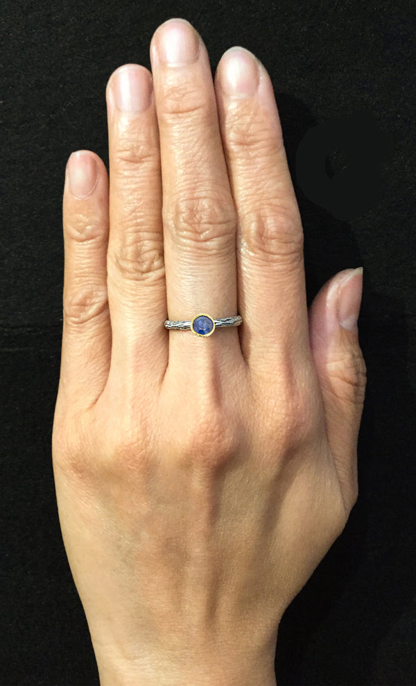 Cactus Texture Ring with Natural Sapphire