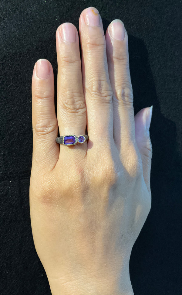 Duo Signet Ring with emerald cut amethyst and round iolite