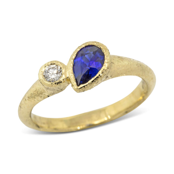 Duo Signet Ring with oval sapphire and diamond