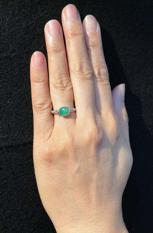 Wood Grain Free-form Emerald Ring with diamond on hand