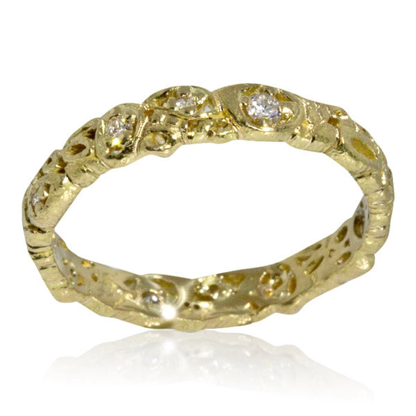 Effervescence narrow band in 18ky gold with diamonds top
