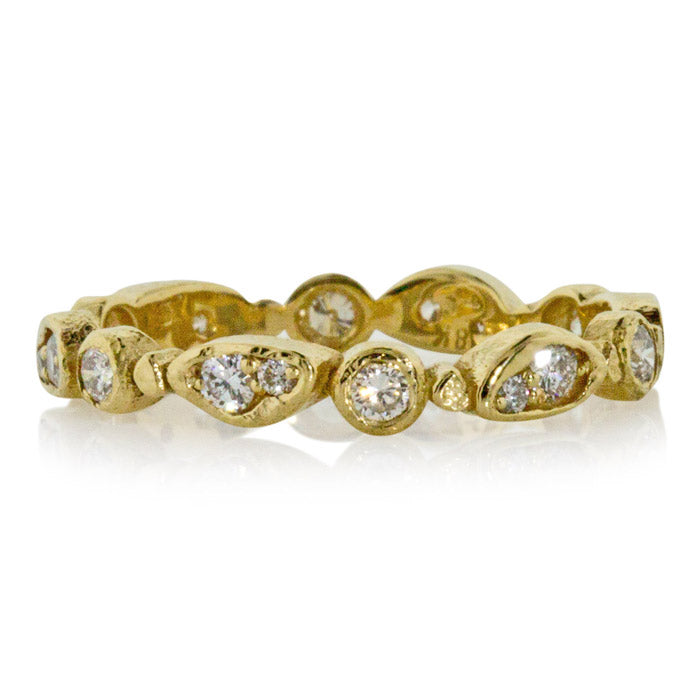 Forever band in 18k yellow gold and white diamonds