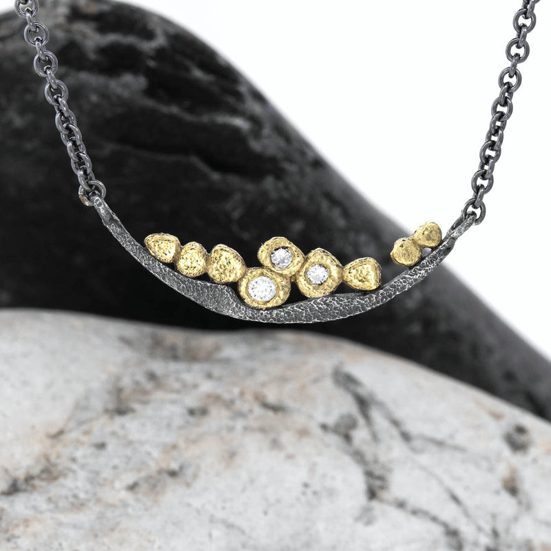 Wavy Pebbles Bar Necklace with Diamonds