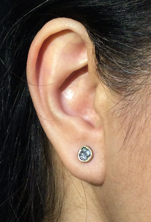 Irregular Round Tiny Dew Pond Diamond Stud Earrings