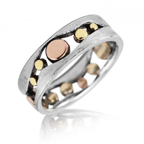 River Pebbles Band in Tri-Color Gold