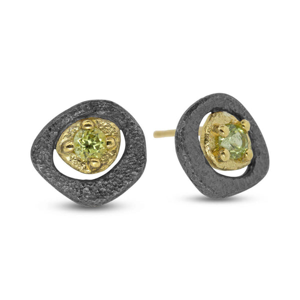 Peridot pebble stud earrings 