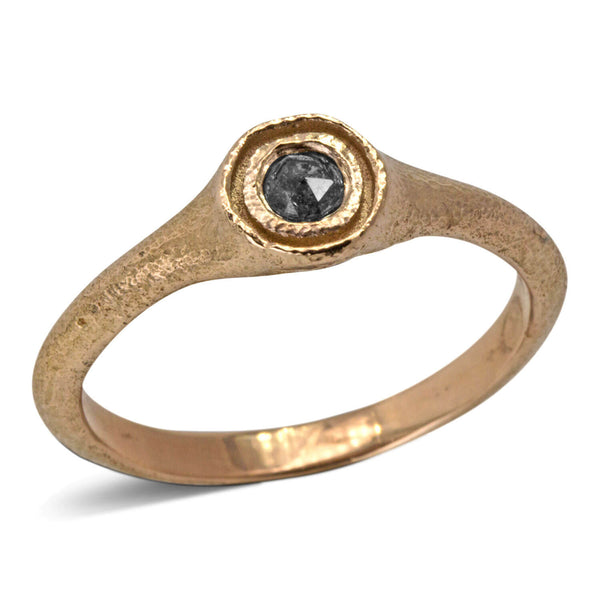 Signet Ring in rose gold with salt and pepper diamond
